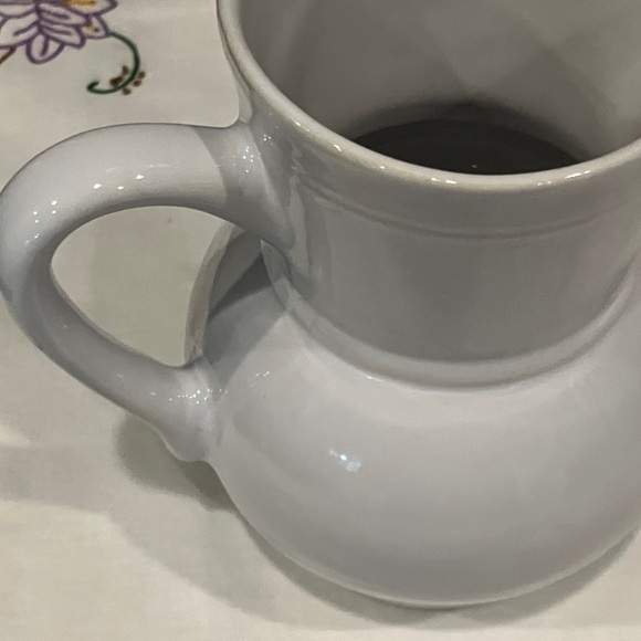 Classic White Ceramic 0.5 L  Pitcher - Picture 4 of 6